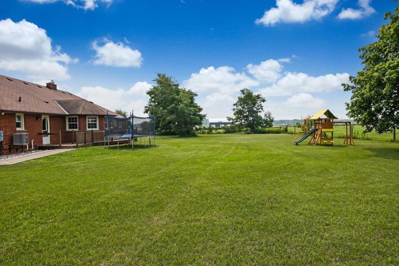 Bowmanville Event Place Ngoại thất bức ảnh
