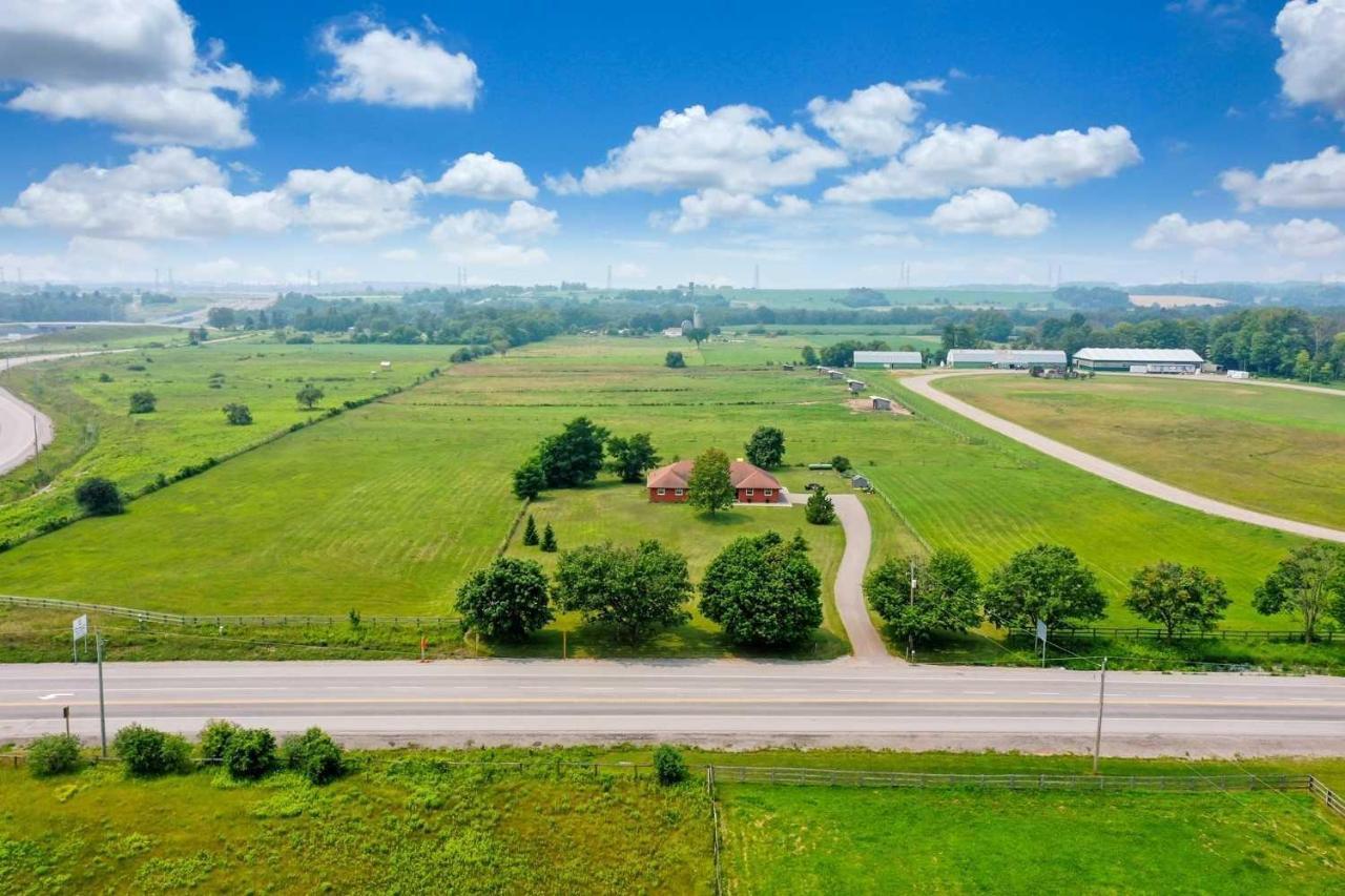 Bowmanville Event Place Ngoại thất bức ảnh
