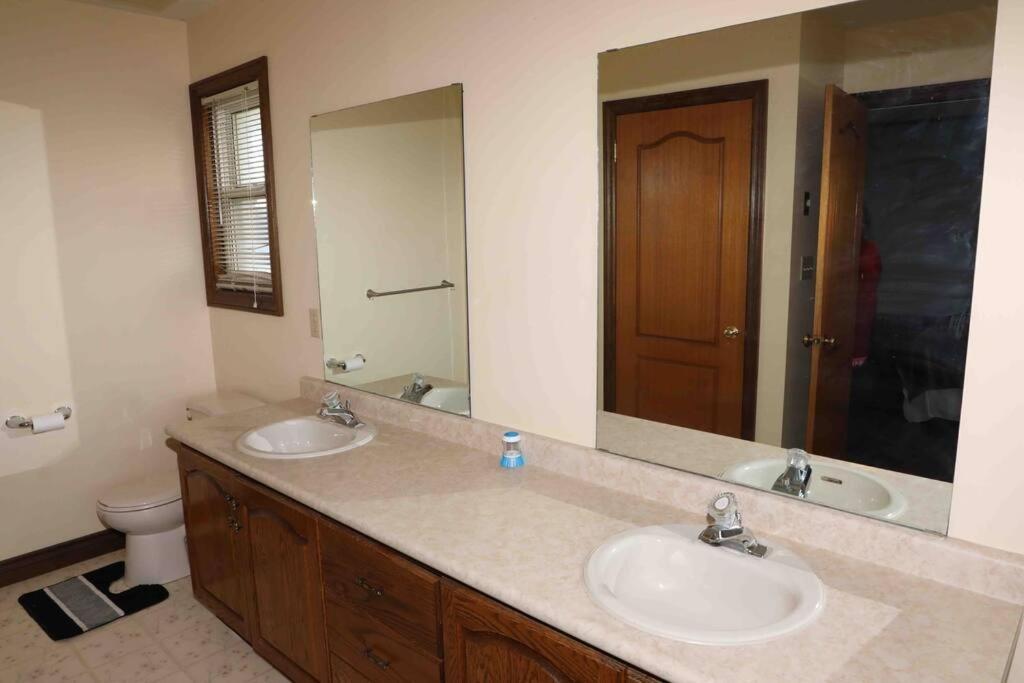 Bowmanville Event Place Ngoại thất bức ảnh